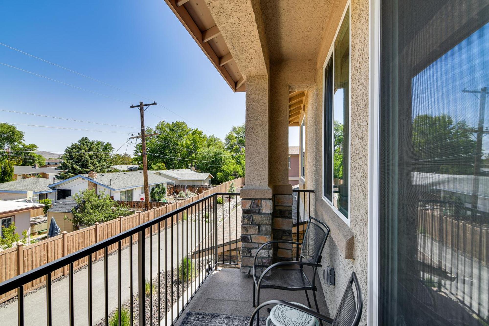 Central Carson City Townhome, 1 Mi To Downtown! Buitenkant foto